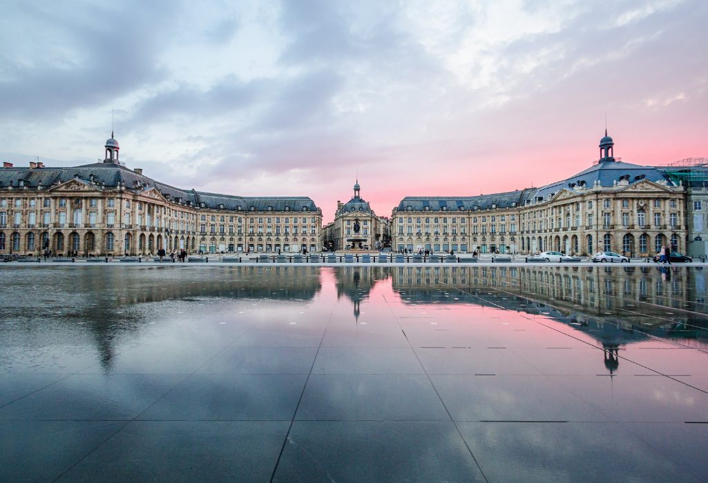 Une histoire millénaire : Voyagez dans le temps depuis votre hôtel à Bordeaux