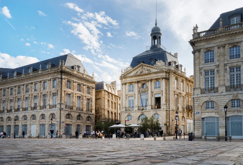 La Place de la Bourse : L'éclat de Bordeaux près de votre hôtel 4 étoiles