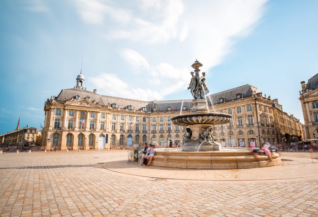 La Place de la Bourse : L'éclat de Bordeaux près de votre hôtel 4 étoiles