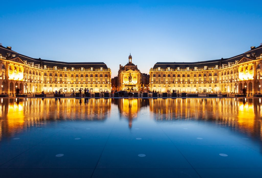 La Place de la Bourse : L'éclat de Bordeaux près de votre hôtel 4 étoiles